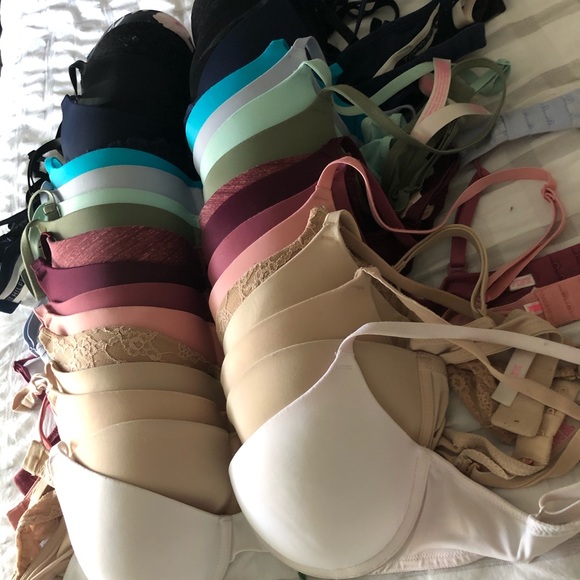 PINK Victoria's Secret Other - 20 VS BRAS!!